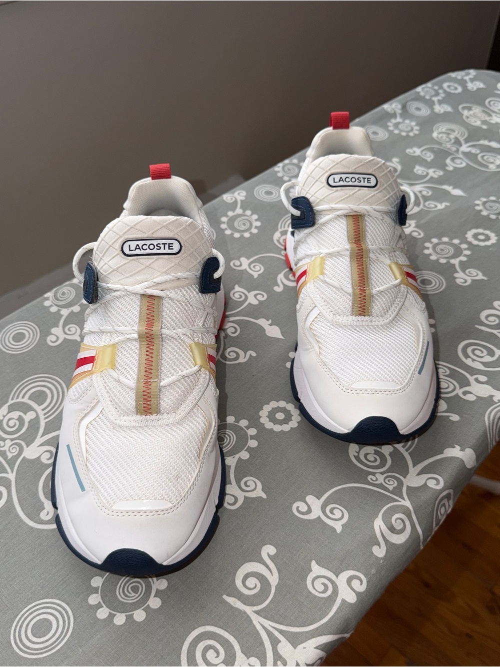 Lacoste mens White Sneakers with Navy and Red Accents size 9